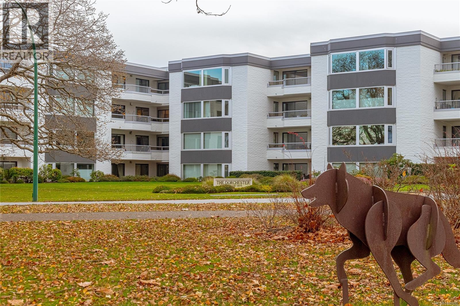 305 1370 Beach Drive, Oak Bay