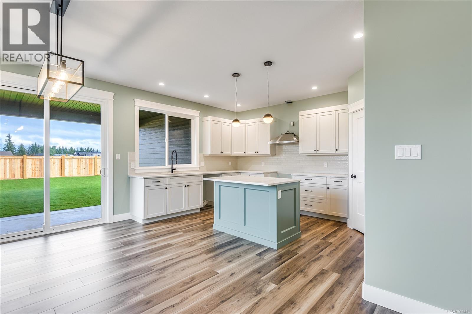 742 Salmonberry St, Campbell River