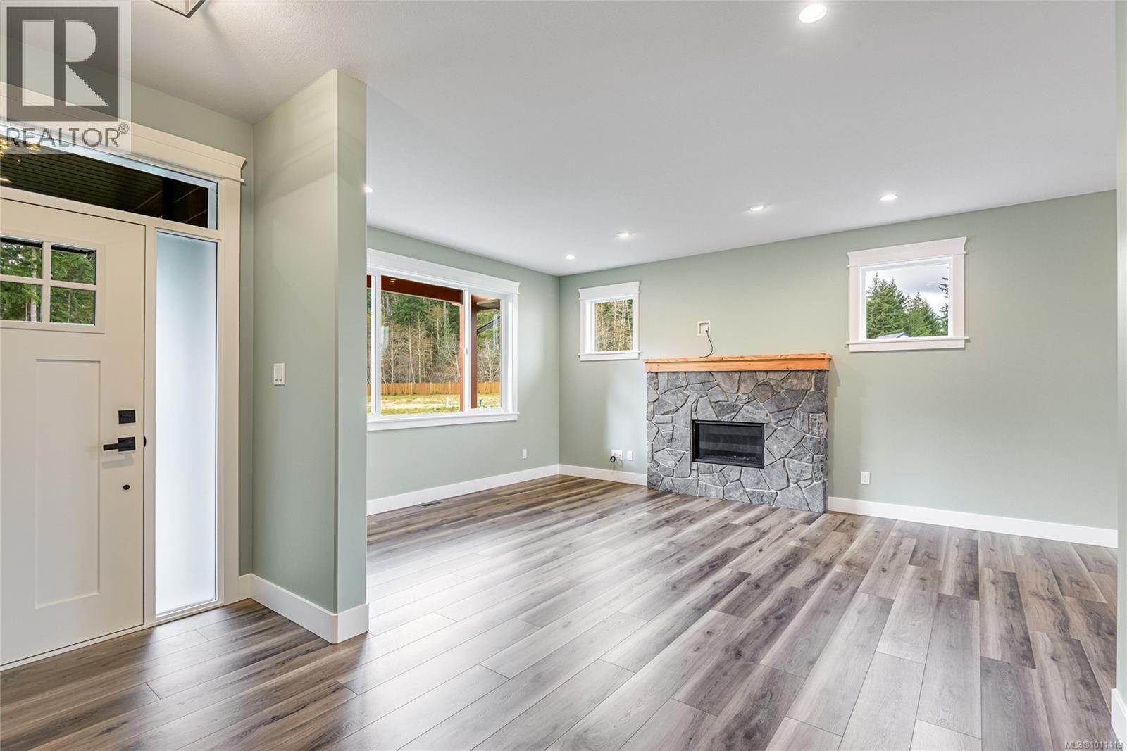 742 Salmonberry St, Campbell River