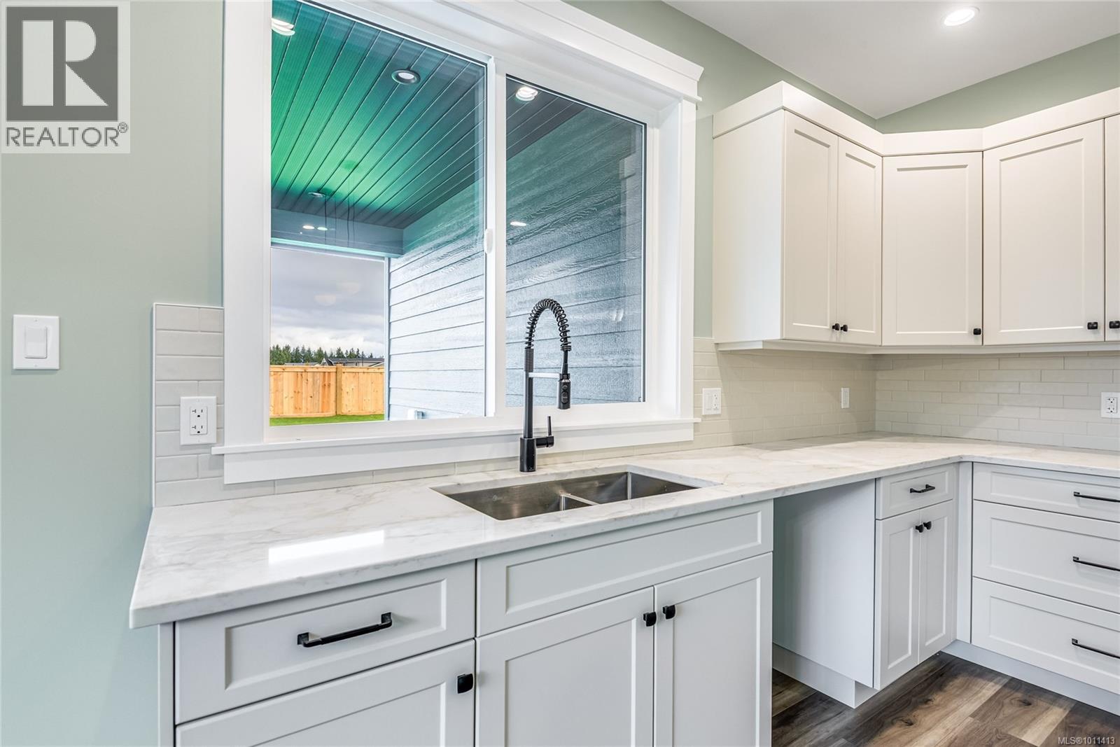 742 Salmonberry St, Campbell River