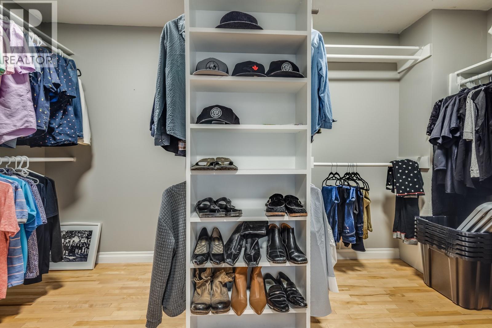 4812 Lakeshore Place, Kelowna