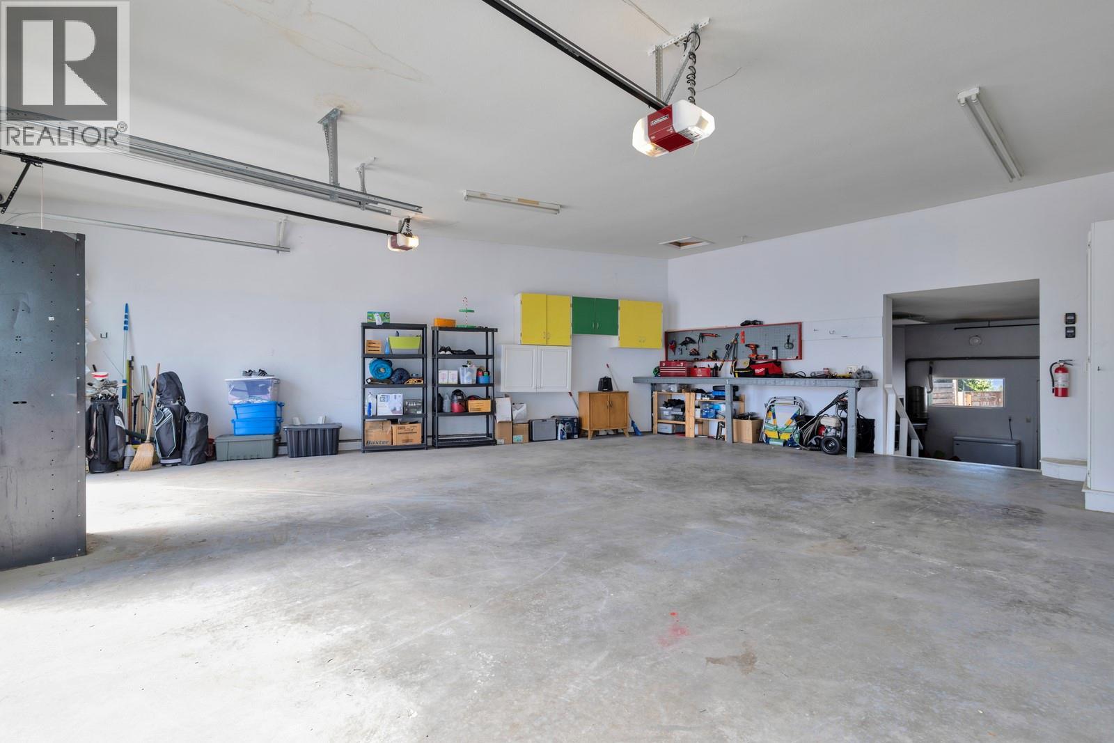 4812 Lakeshore Place, Kelowna