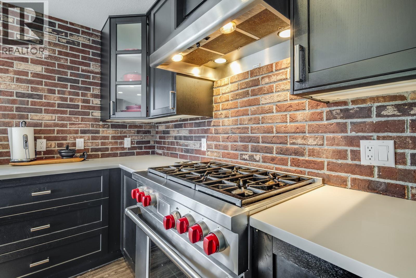 4812 Lakeshore Place, Kelowna