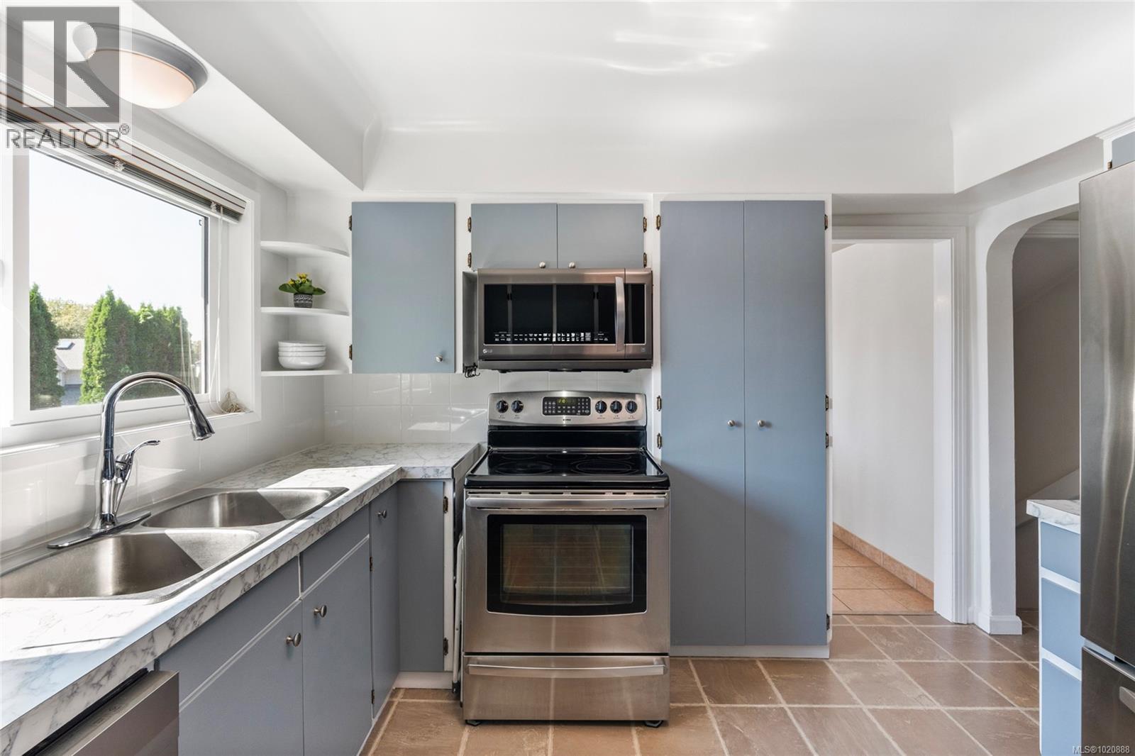 3944 Cedar Hill Cross Rd, Saanich