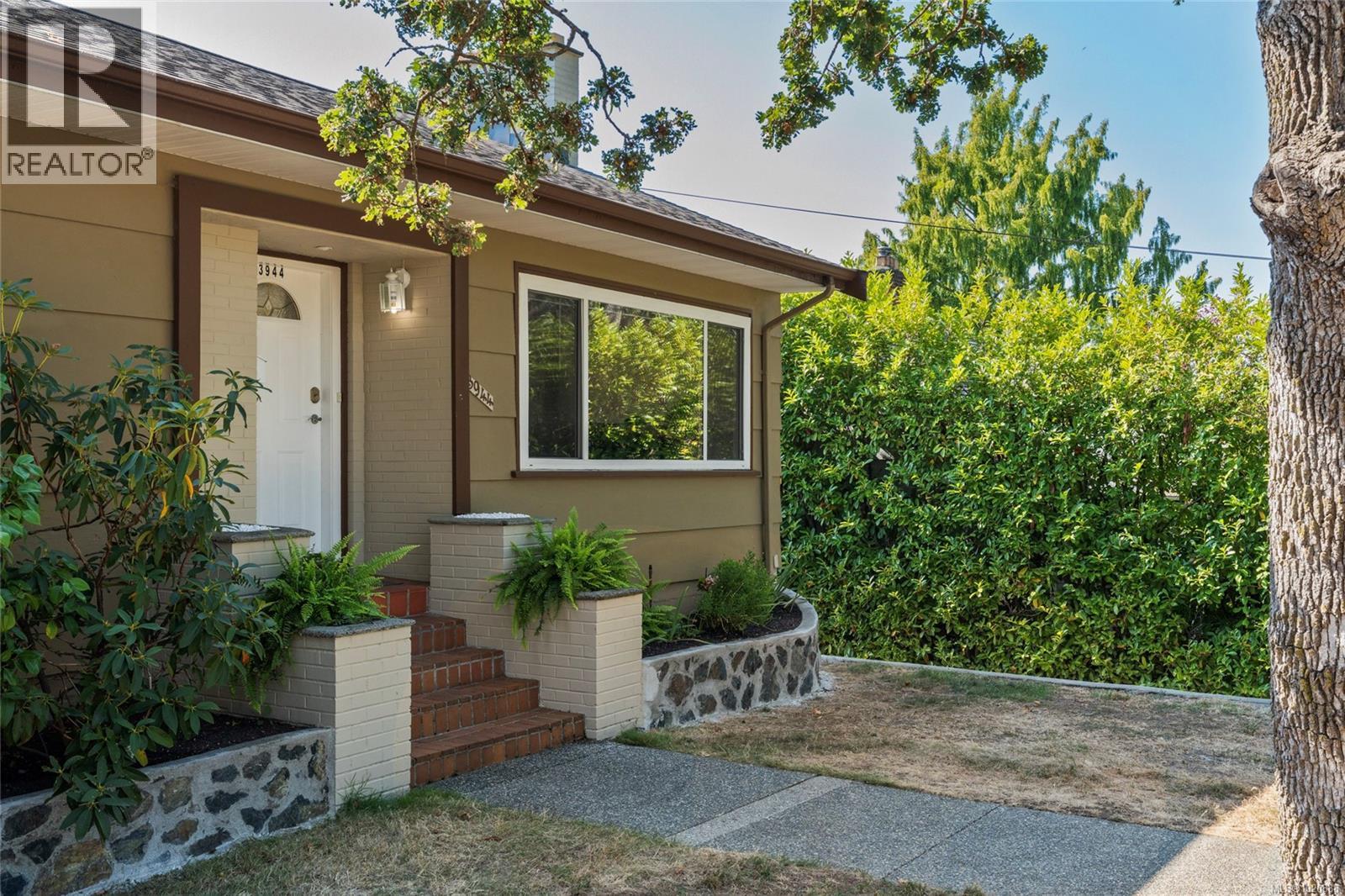 3944 Cedar Hill Cross Rd, Saanich