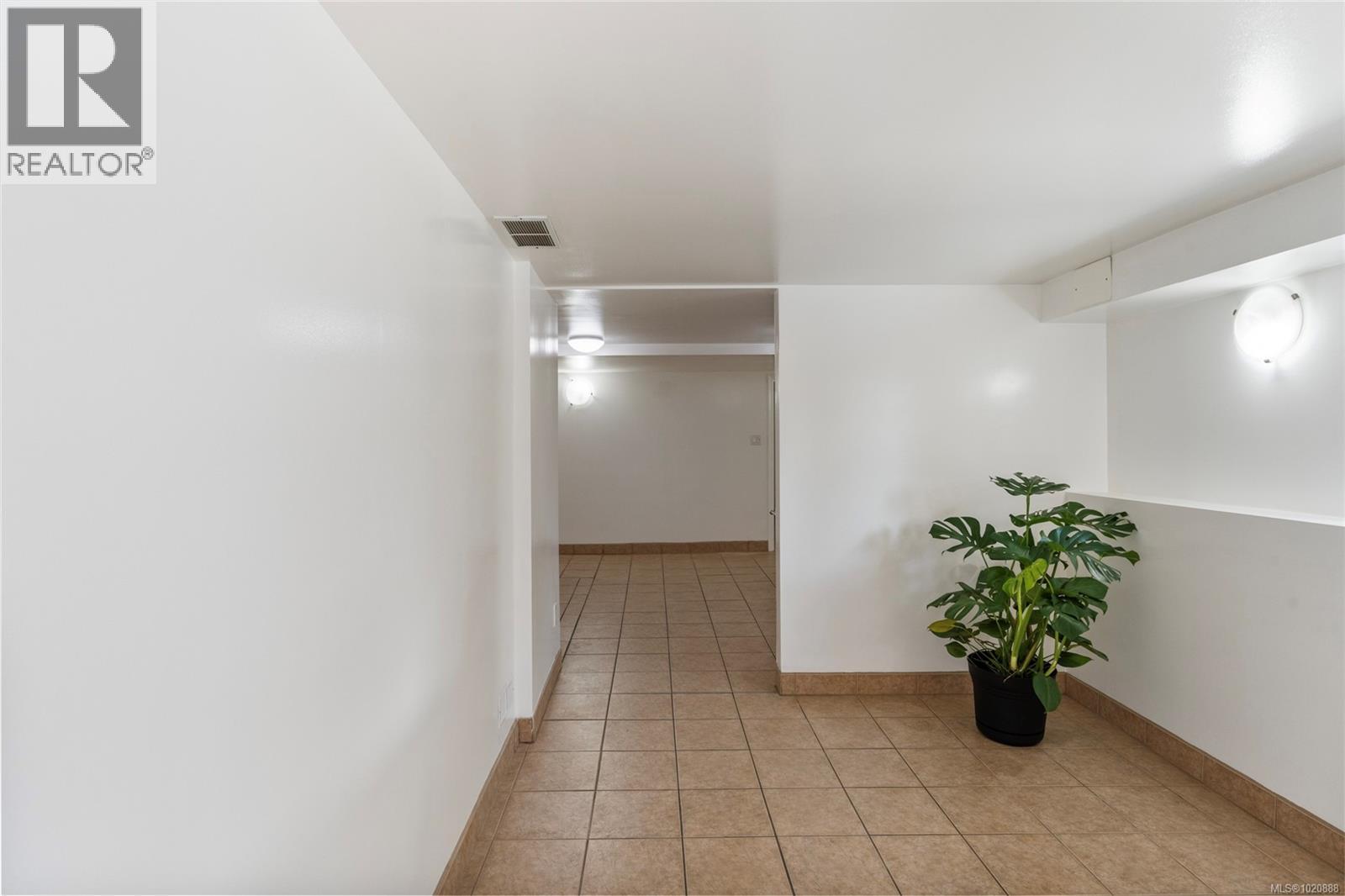 3944 Cedar Hill Cross Rd, Saanich