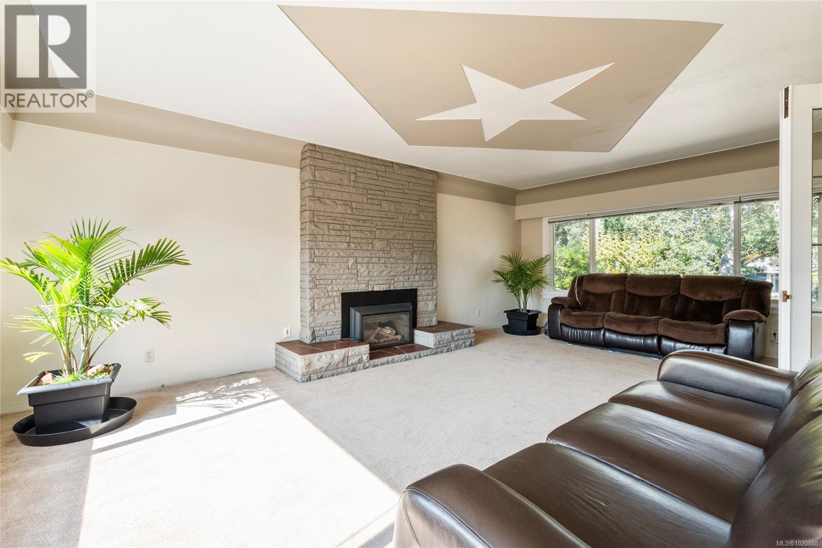 3944 Cedar Hill Cross Rd, Saanich