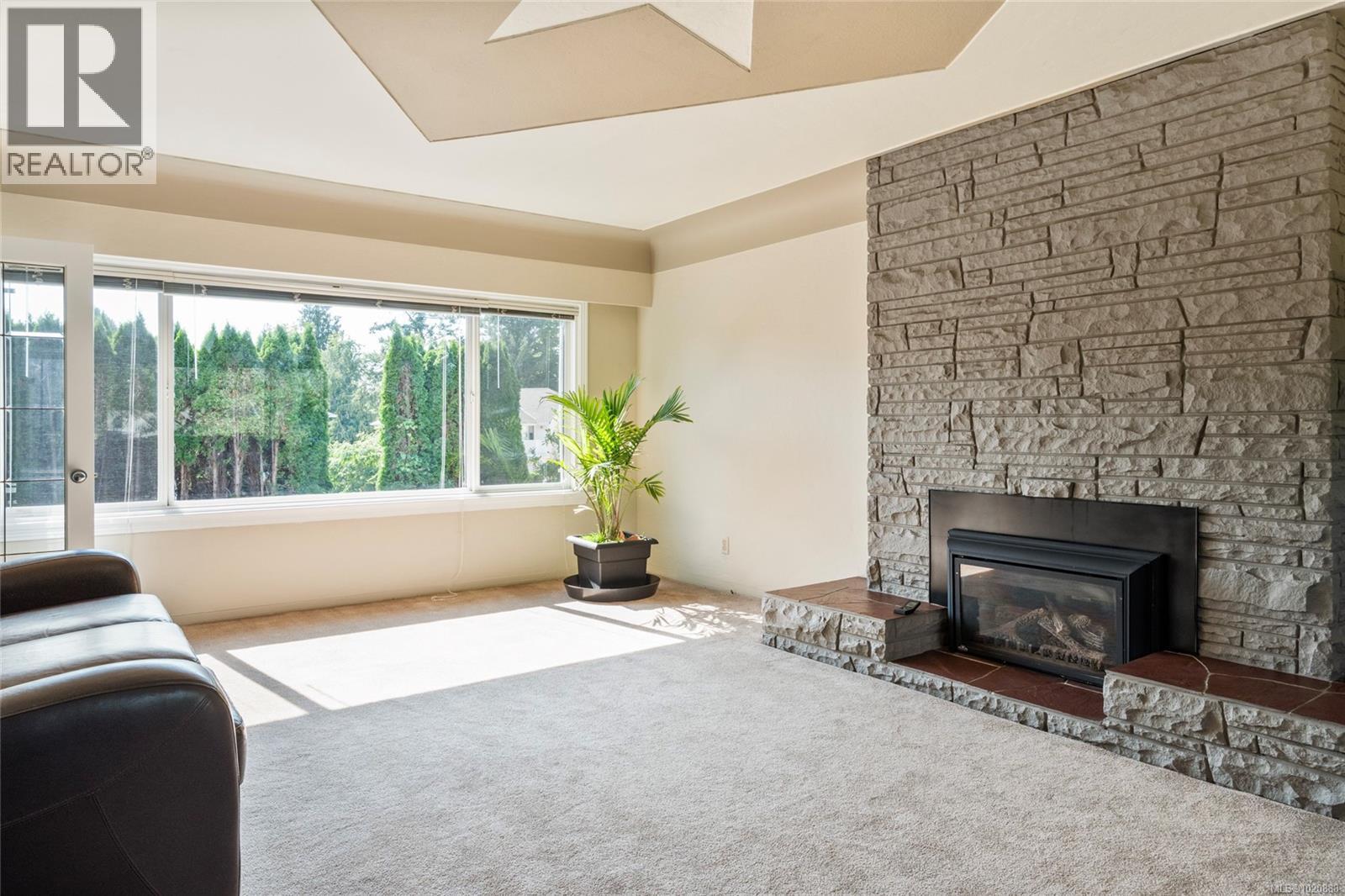 3944 Cedar Hill Cross Rd, Saanich