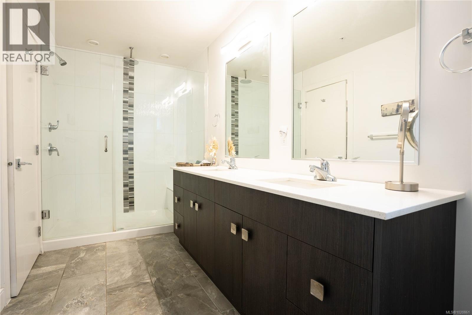 117 300 Phelps Ave, Langford