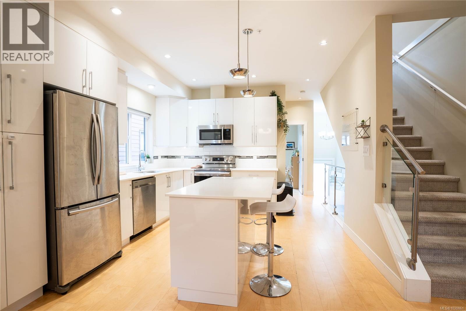 117 300 Phelps Ave, Langford