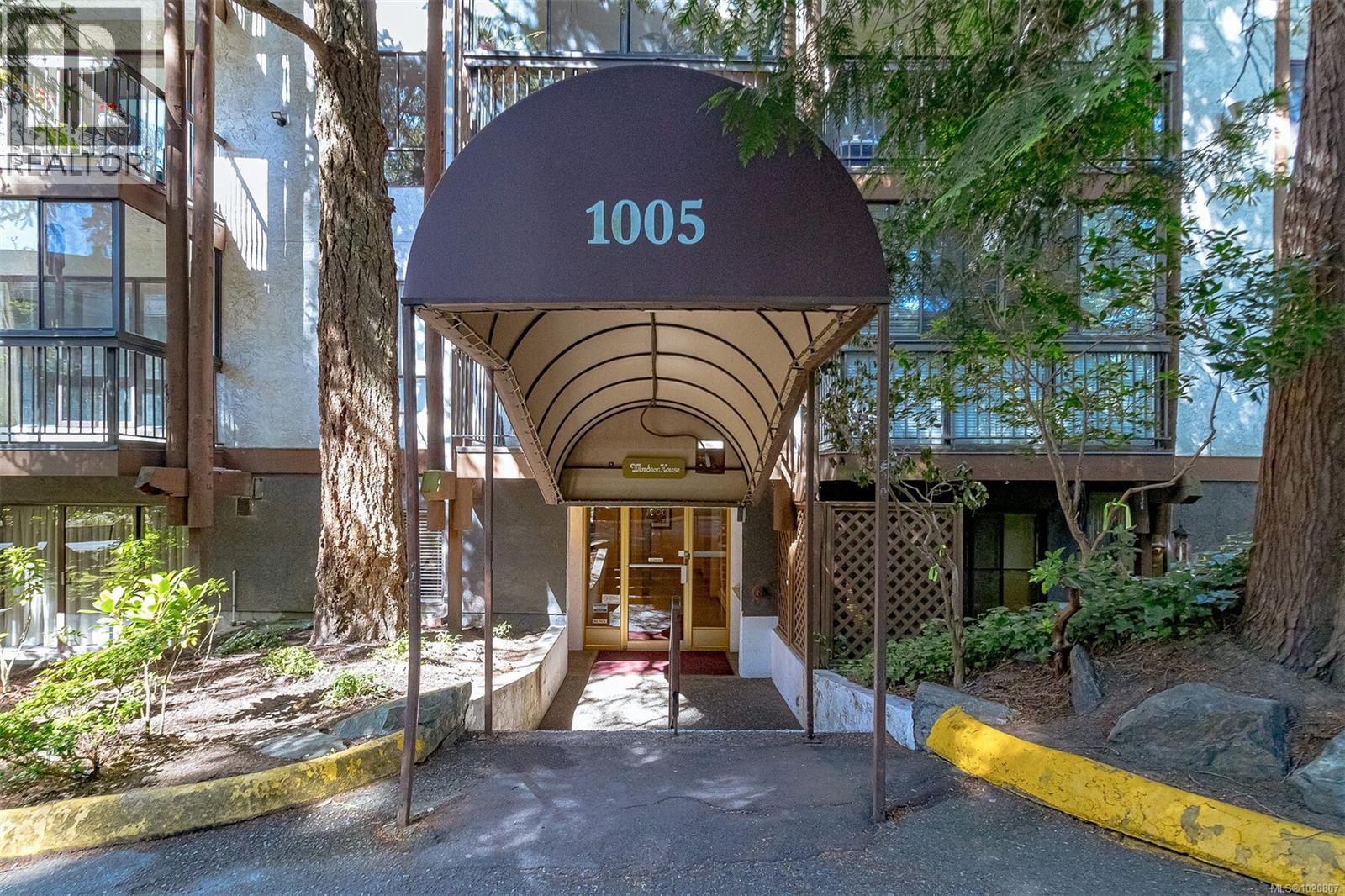 419 1005 McKenzie Avenue, Saanich