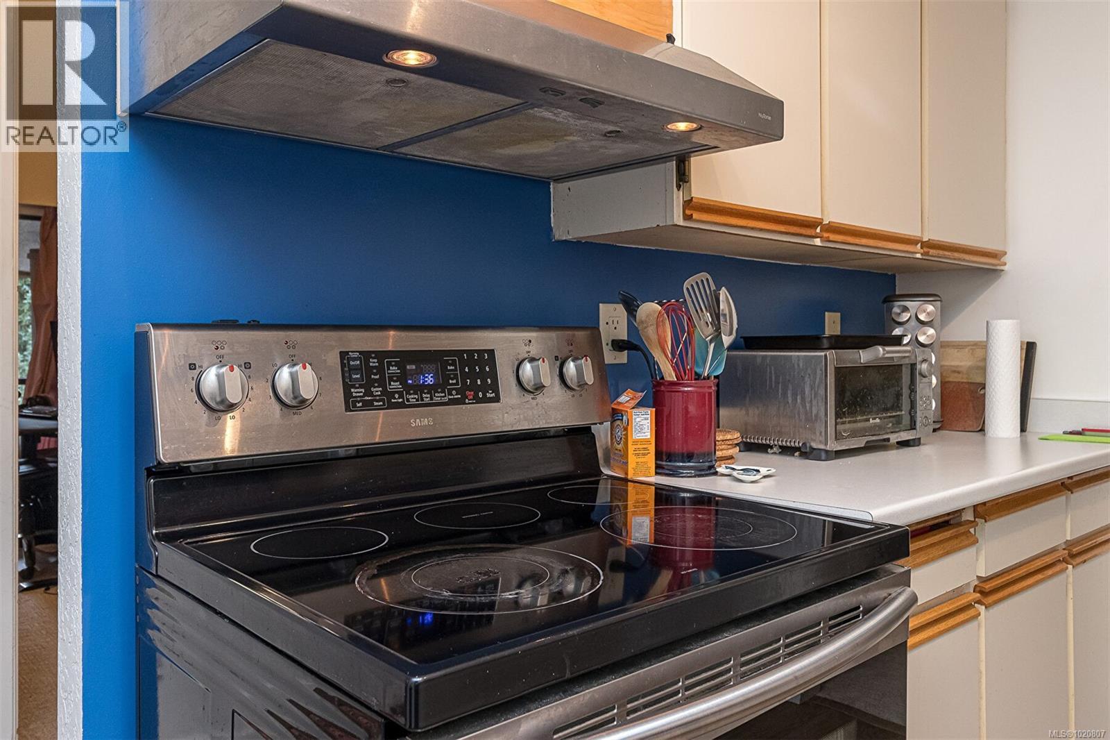 419 1005 McKenzie Avenue, Saanich