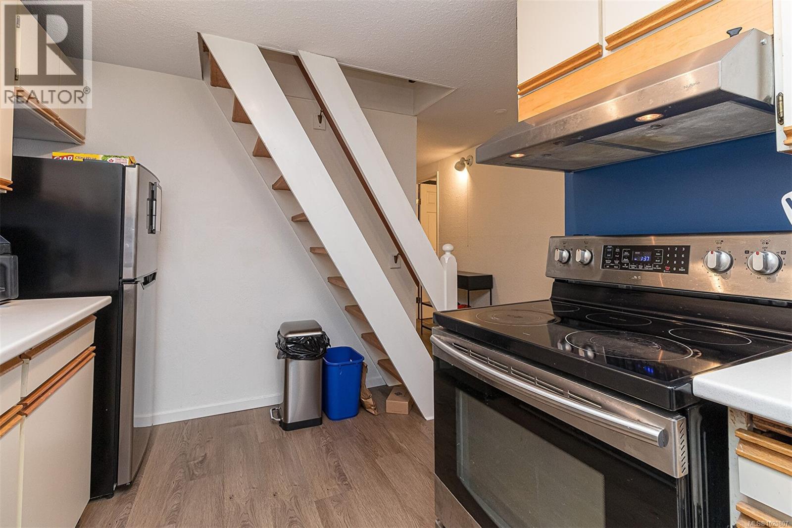 419 1005 McKenzie Avenue, Saanich