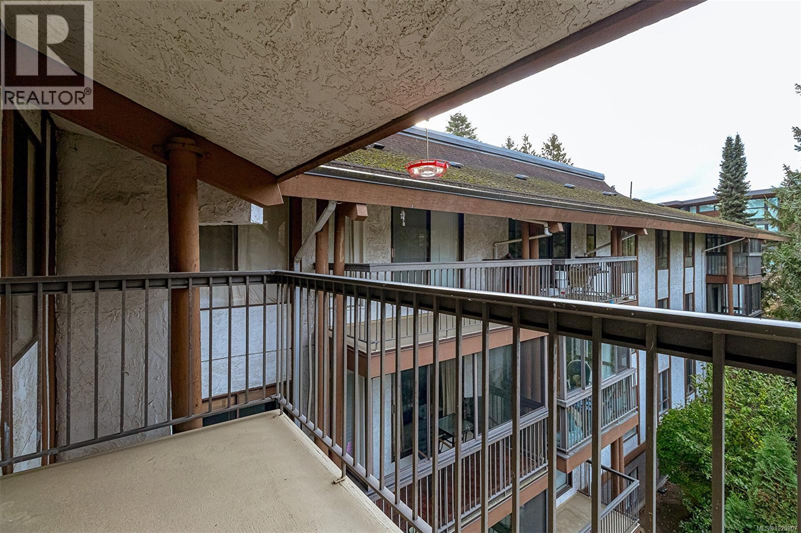 419 1005 McKenzie Avenue, Saanich