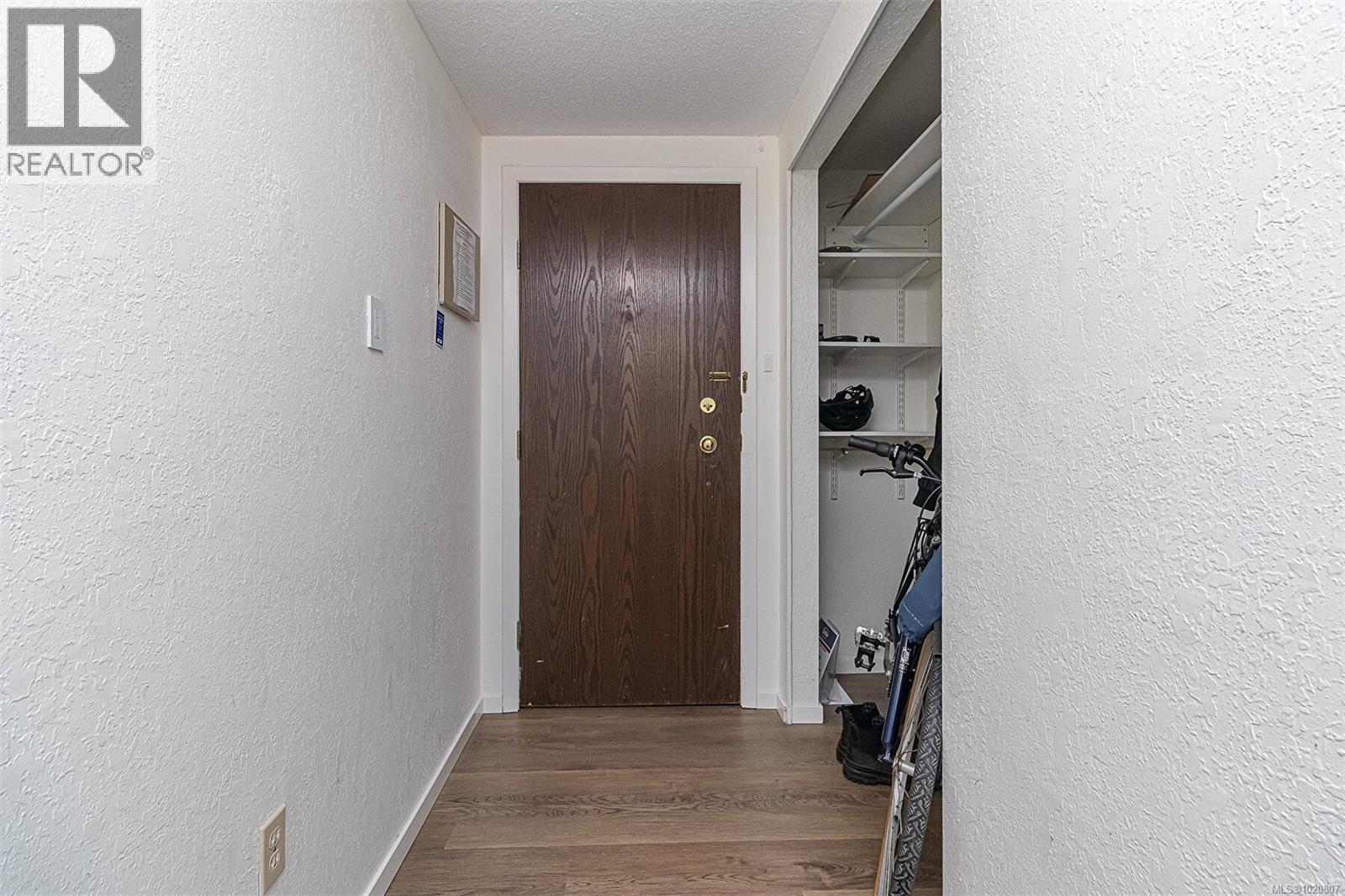 419 1005 McKenzie Avenue, Saanich