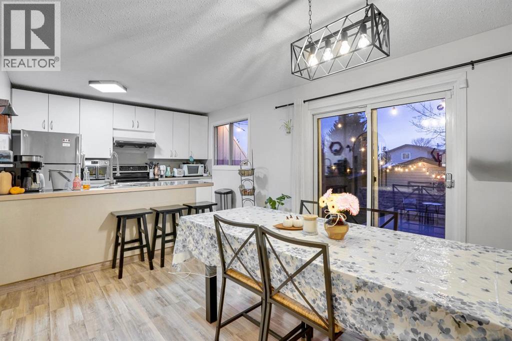 Single Family House for Sale in  Berkley Drive NW Beddington Heights Calgary 