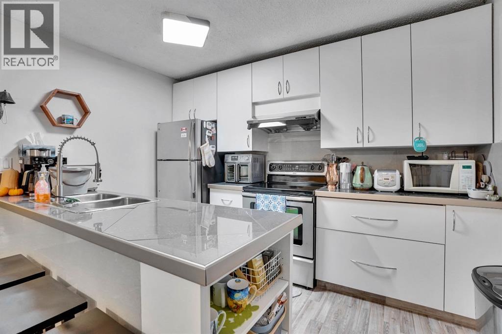 Single Family House for Sale in  Berkley Drive NW Beddington Heights Calgary 