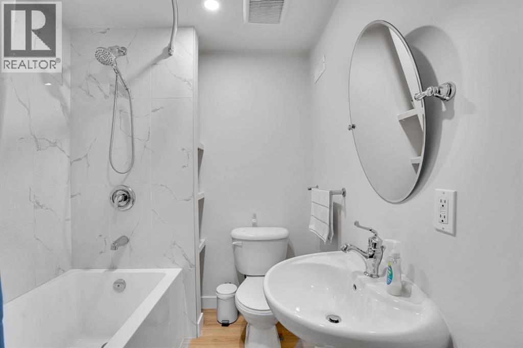 Single Family House for Sale in  Berkley Drive NW Beddington Heights Calgary 