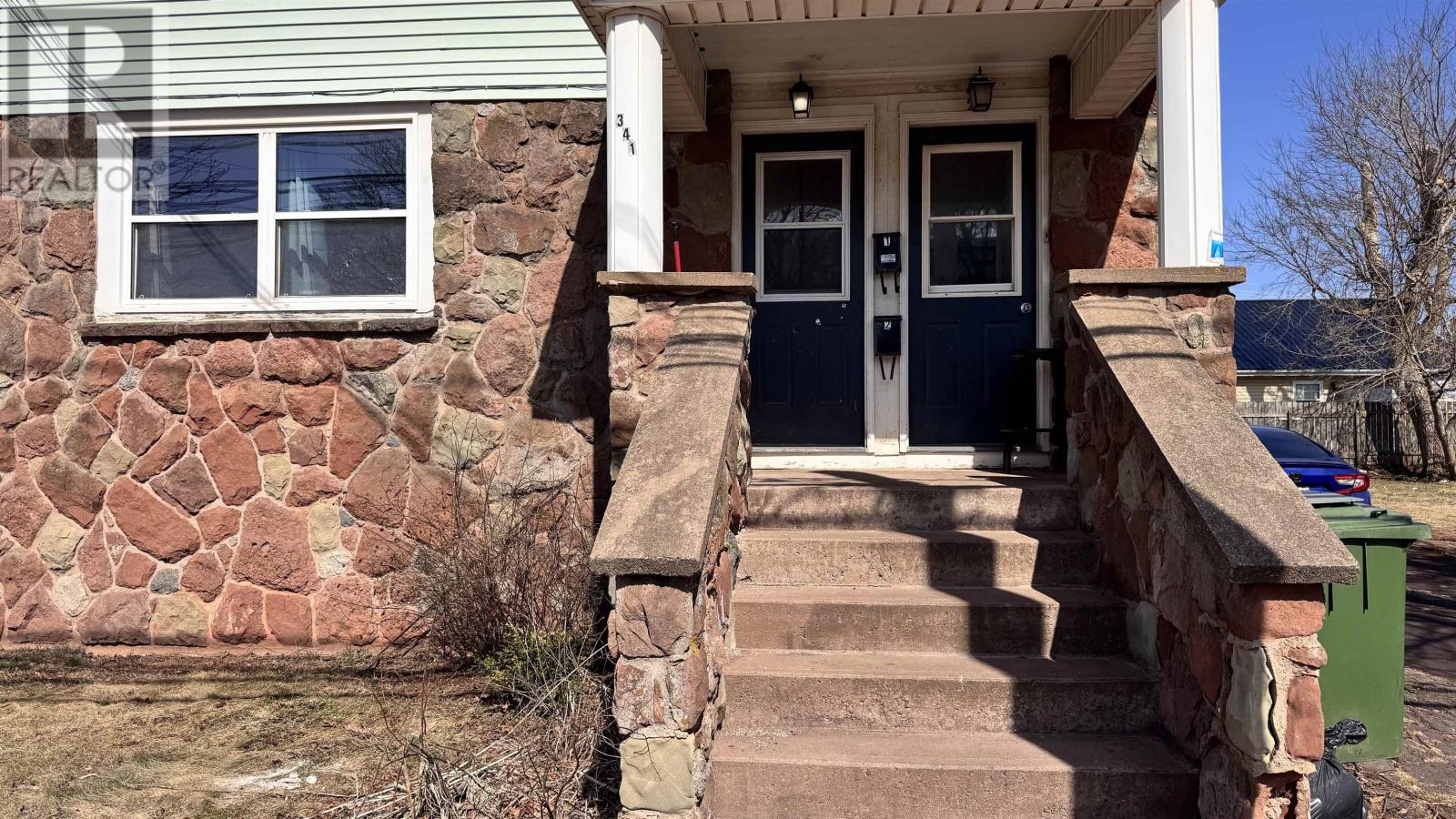 341 Notre Dame Street - 11