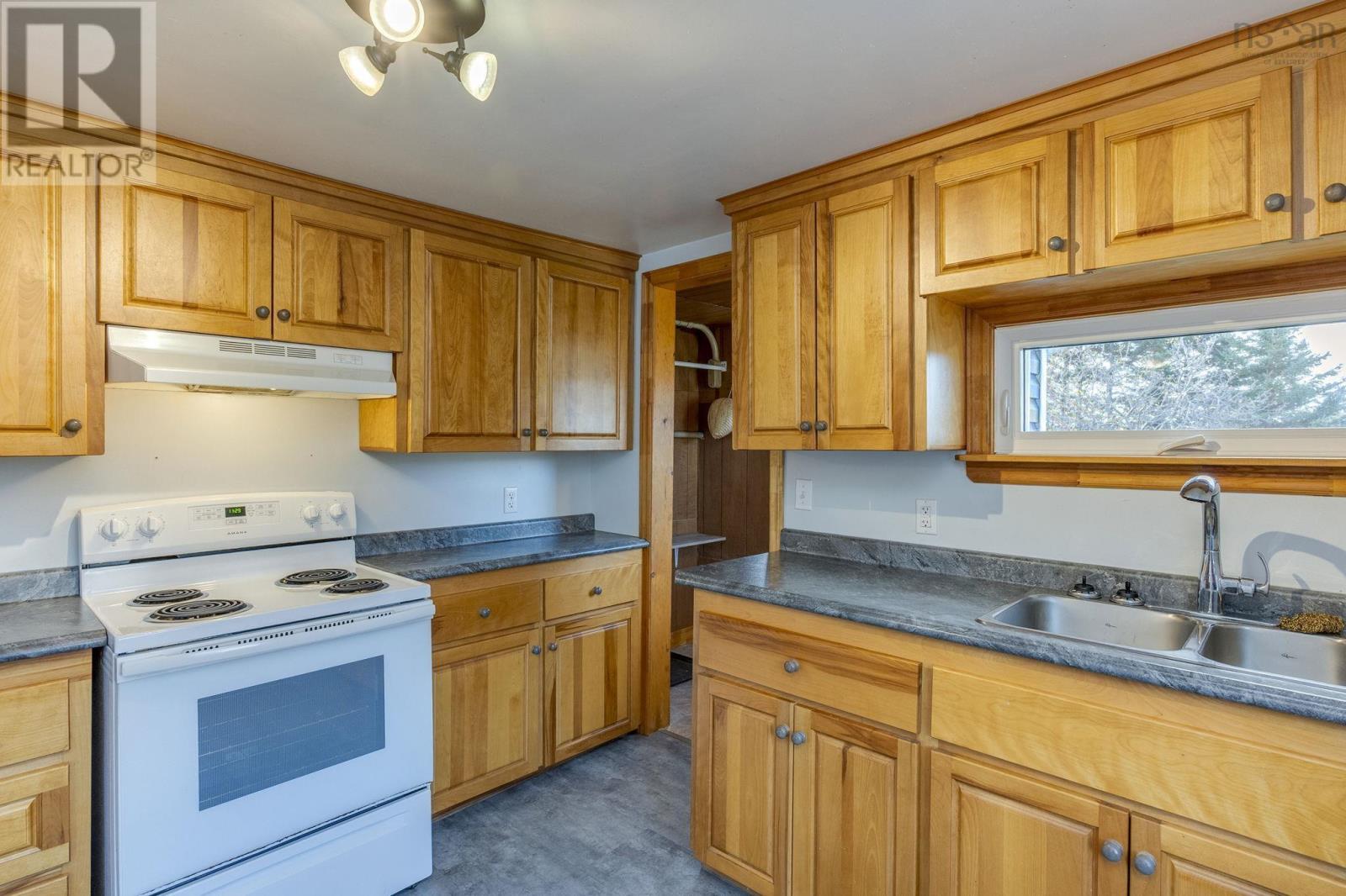 Property 3 of 30 of 4348 Highway 217