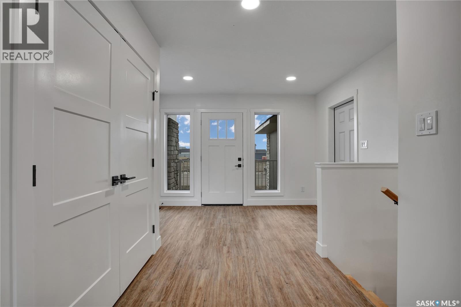 105 Emma CRESCENT - Photo 3 of 23, Martensville, Saskatchewan