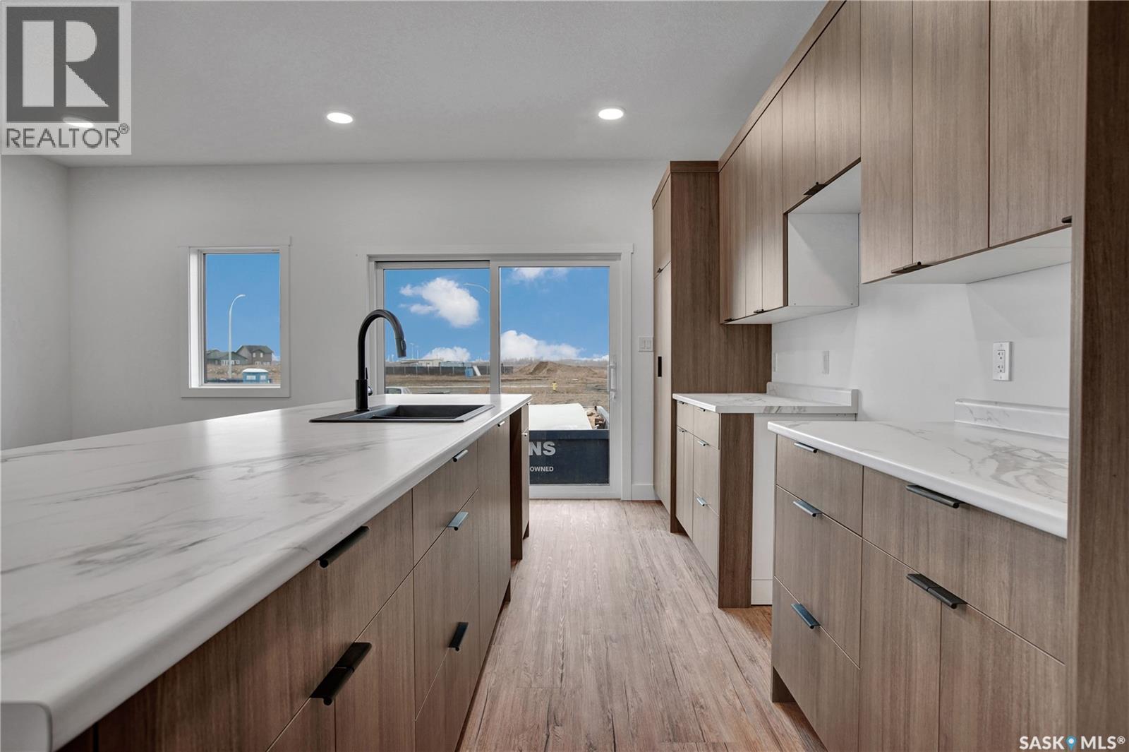 101 Emma CRESCENT - Photo 5 of 29, Martensville, Saskatchewan