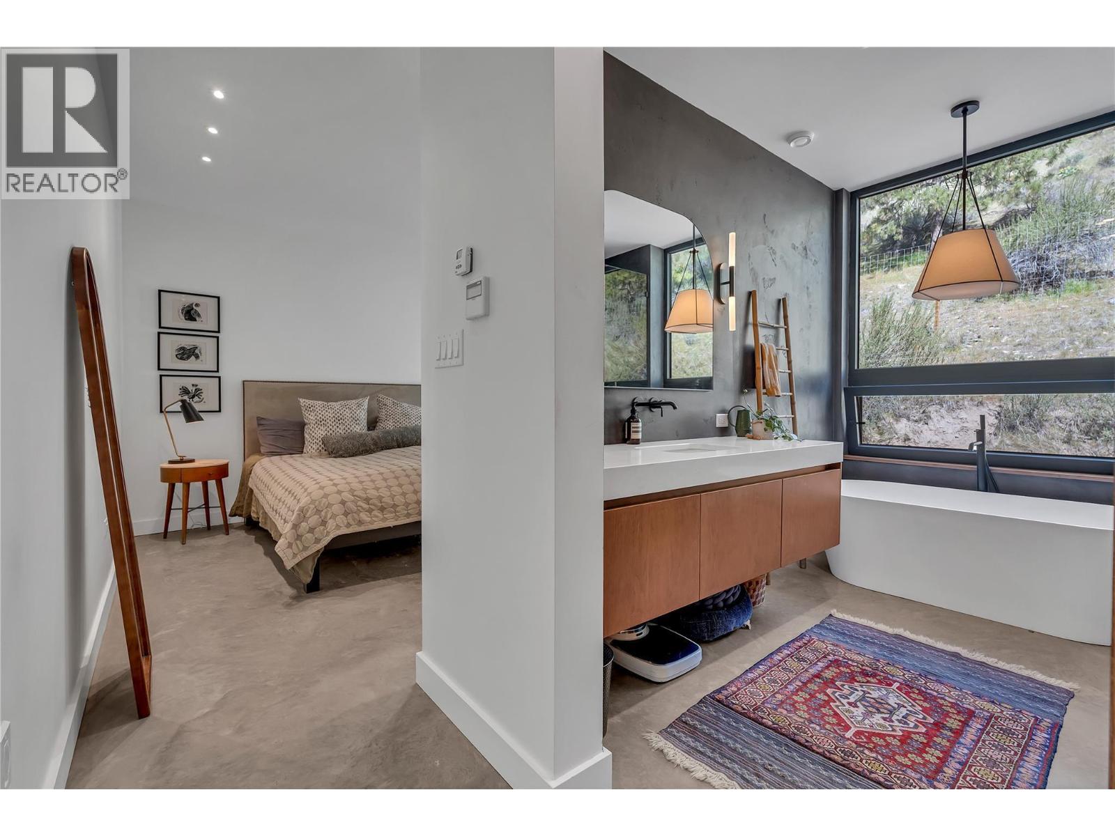 503 Wilson Mountain Road, Oliver