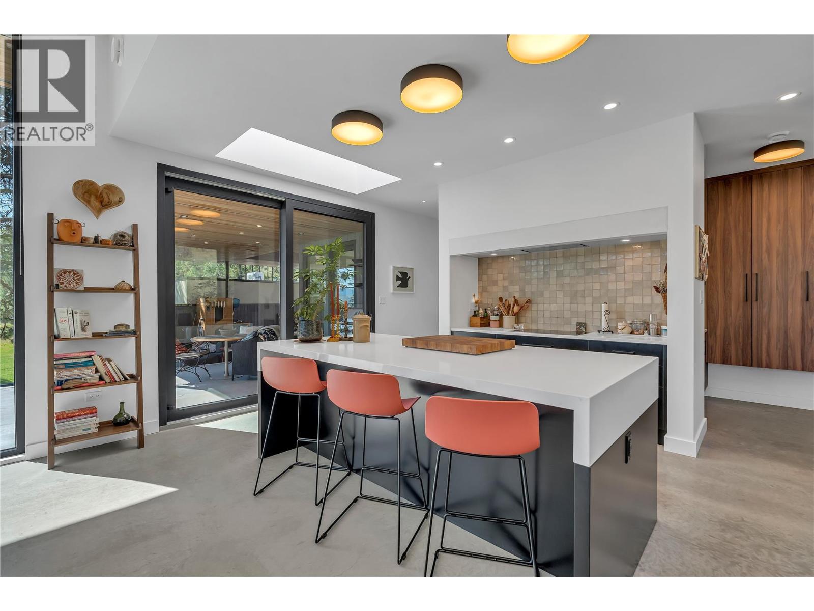 503 Wilson Mountain Road, Oliver