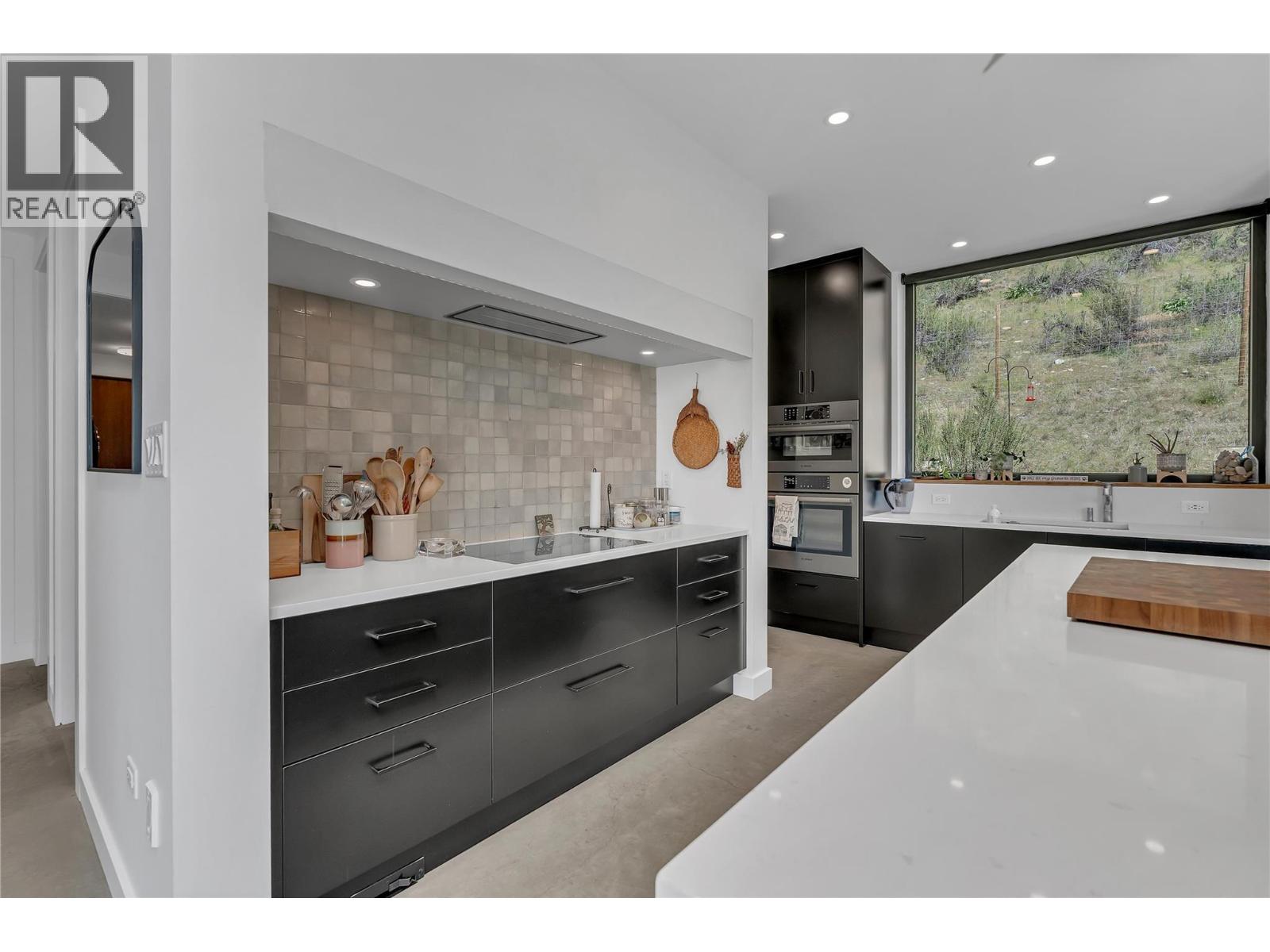 503 Wilson Mountain Road, Oliver