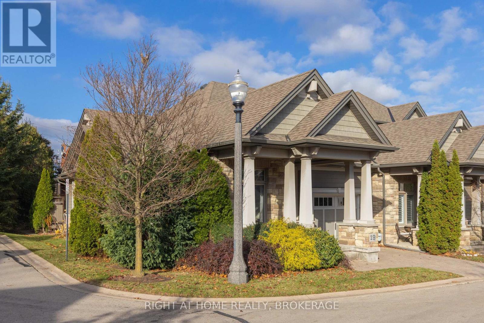 2880 King Unit 19 photo 4