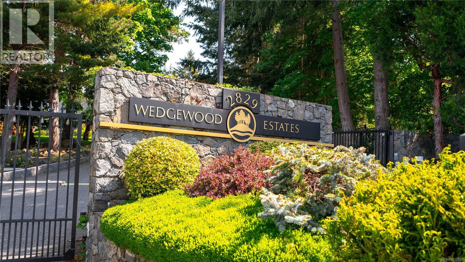 917 2829 Arbutus Rd, Saanich