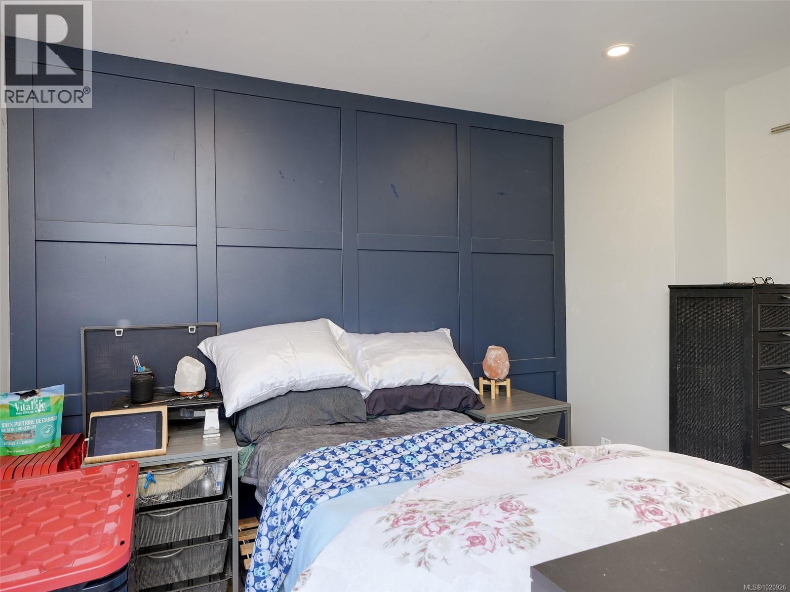 401 3274 Glasgow Avenue, Saanich