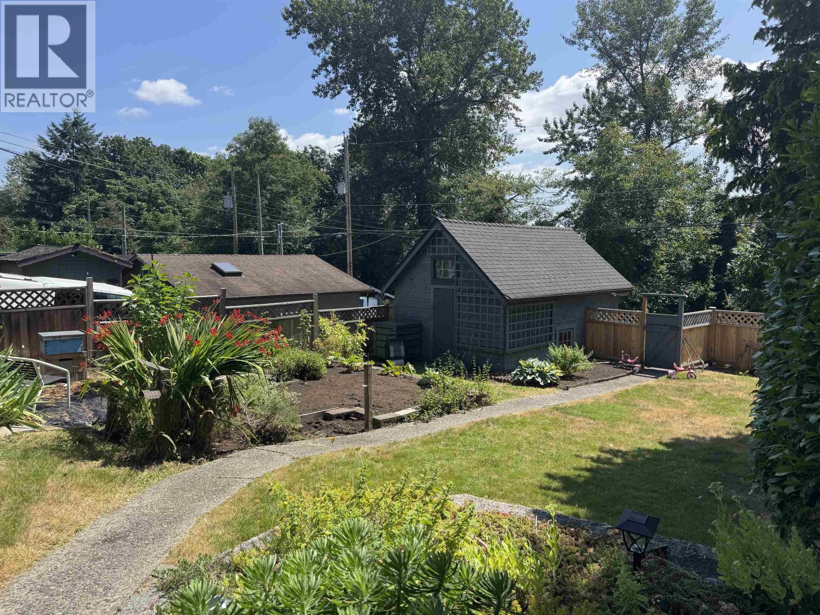 723 E 4TH STREET, North Vancouver