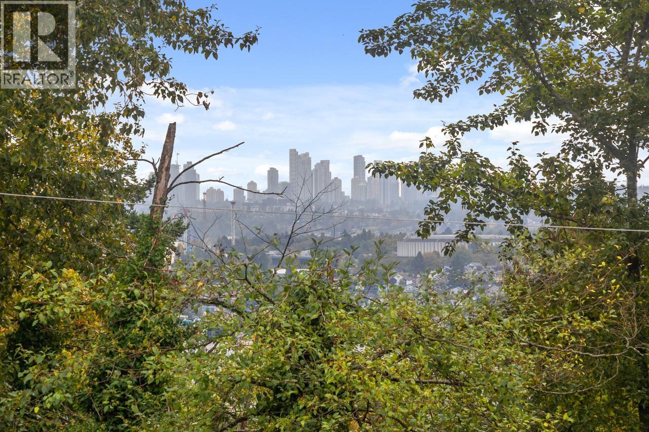 723 E 4TH STREET, North Vancouver