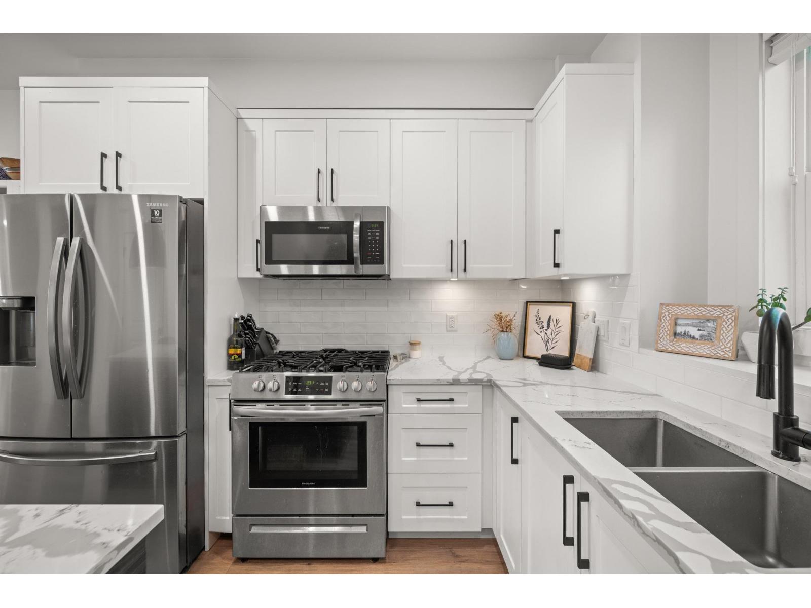 10 27640 LANTERN AVENUE, Abbotsford