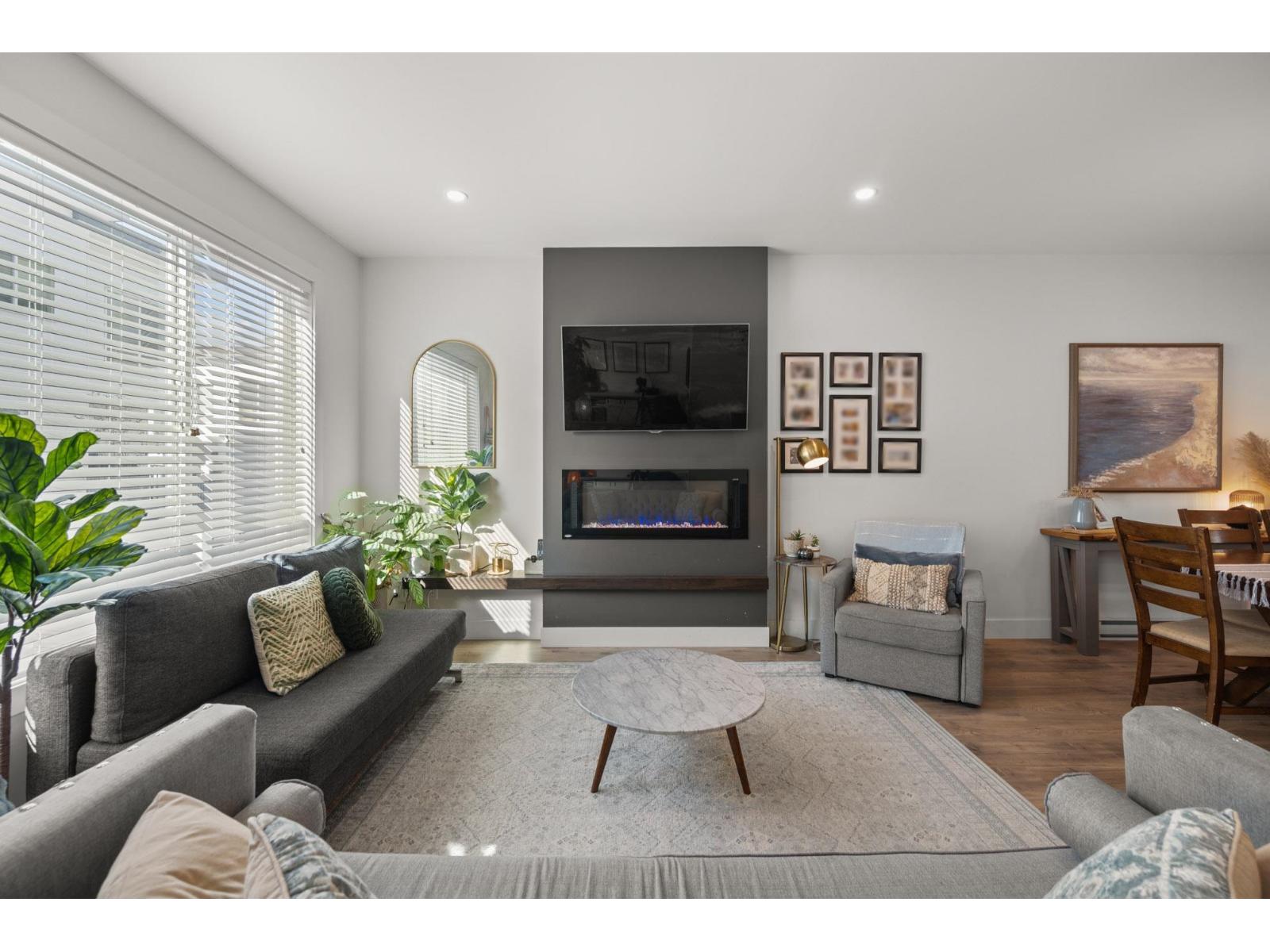 10 27640 LANTERN AVENUE, Abbotsford