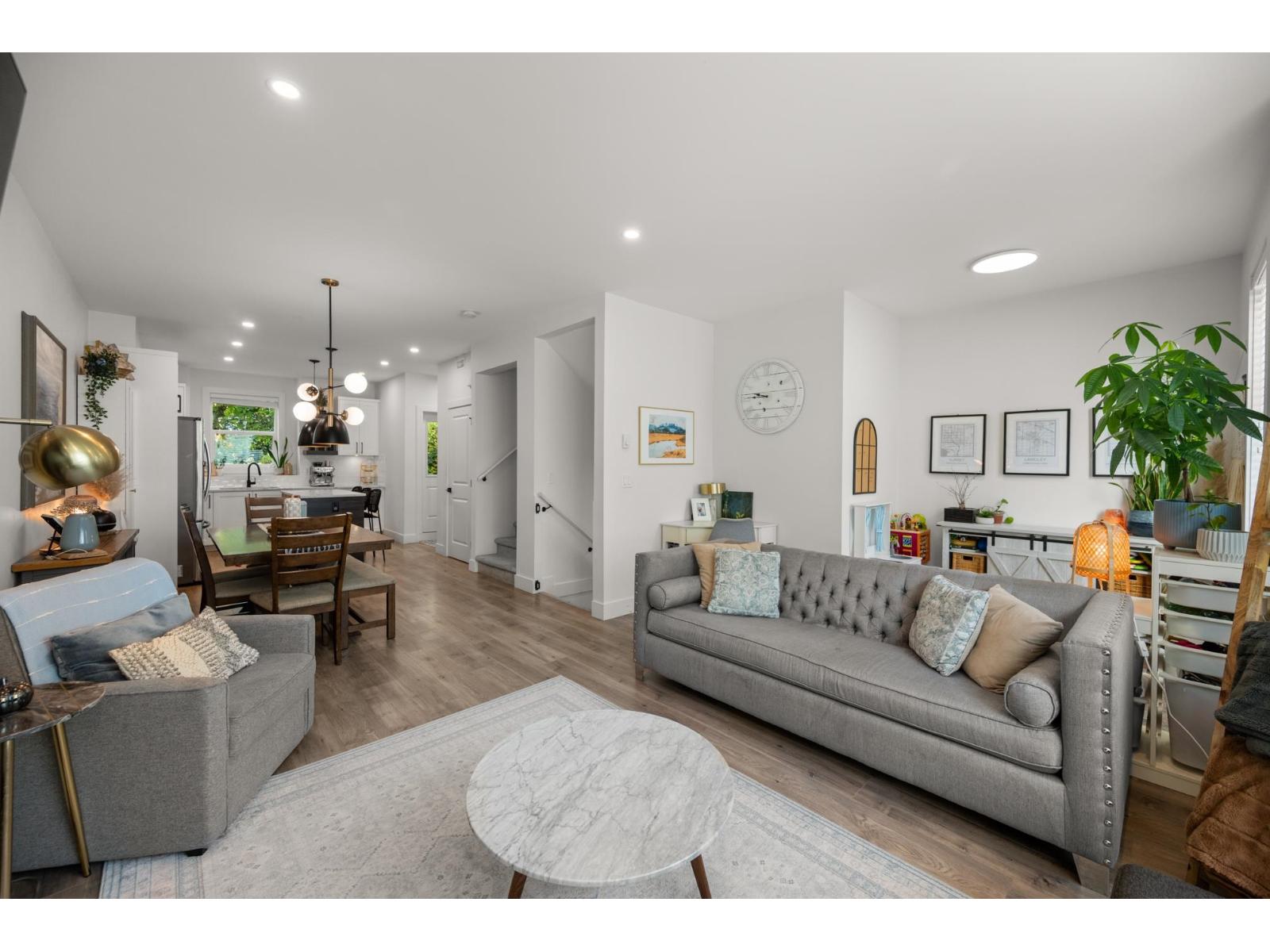 10 27640 LANTERN AVENUE, Abbotsford