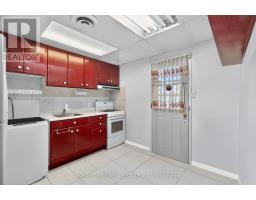 655 St Clair Avenue W, Toronto, ON M6C1A7 Photo 11