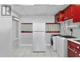 655 St Clair Avenue W, Toronto, ON M6C1A7 Photo 12
