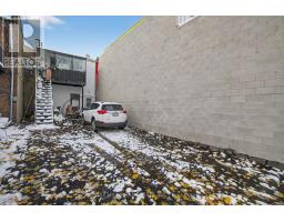655 St Clair Avenue W, Toronto, ON M6C1A7 Photo 15