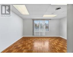 655 St Clair Avenue W, Toronto, ON M6C1A7 Photo 7