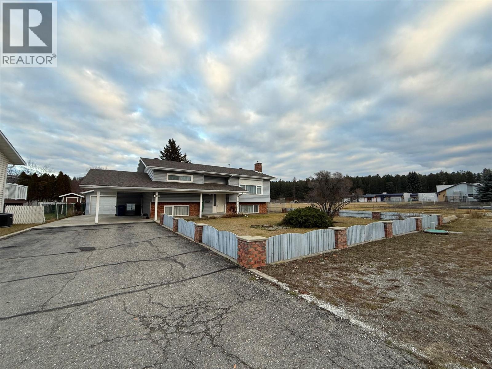 800 24th Avenue N, Cranbrook