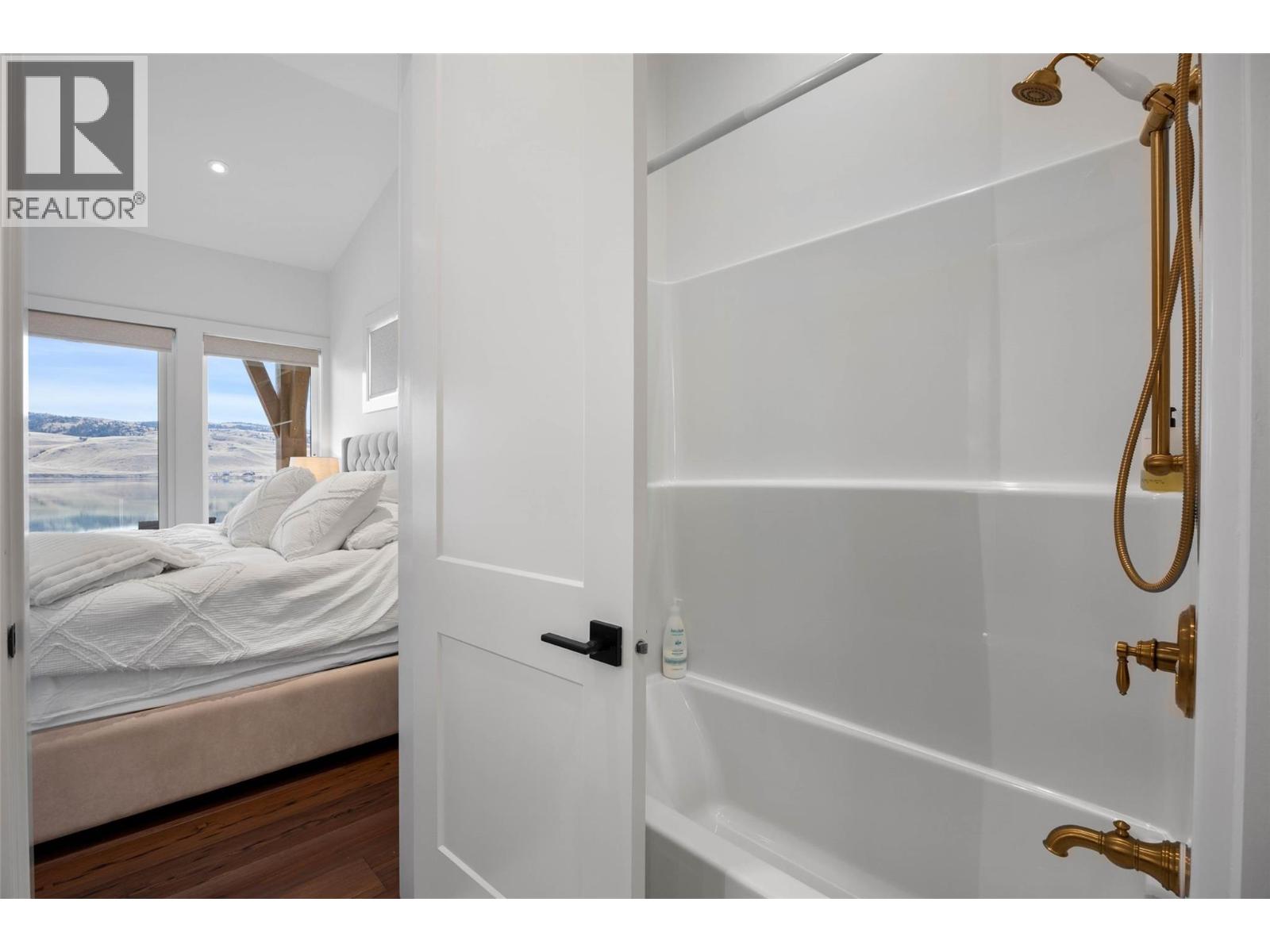 6564 Monck Park Road, Merritt