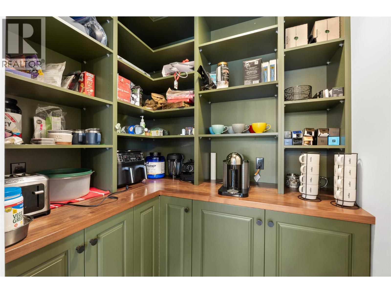 6564 Monck Park Road, Merritt