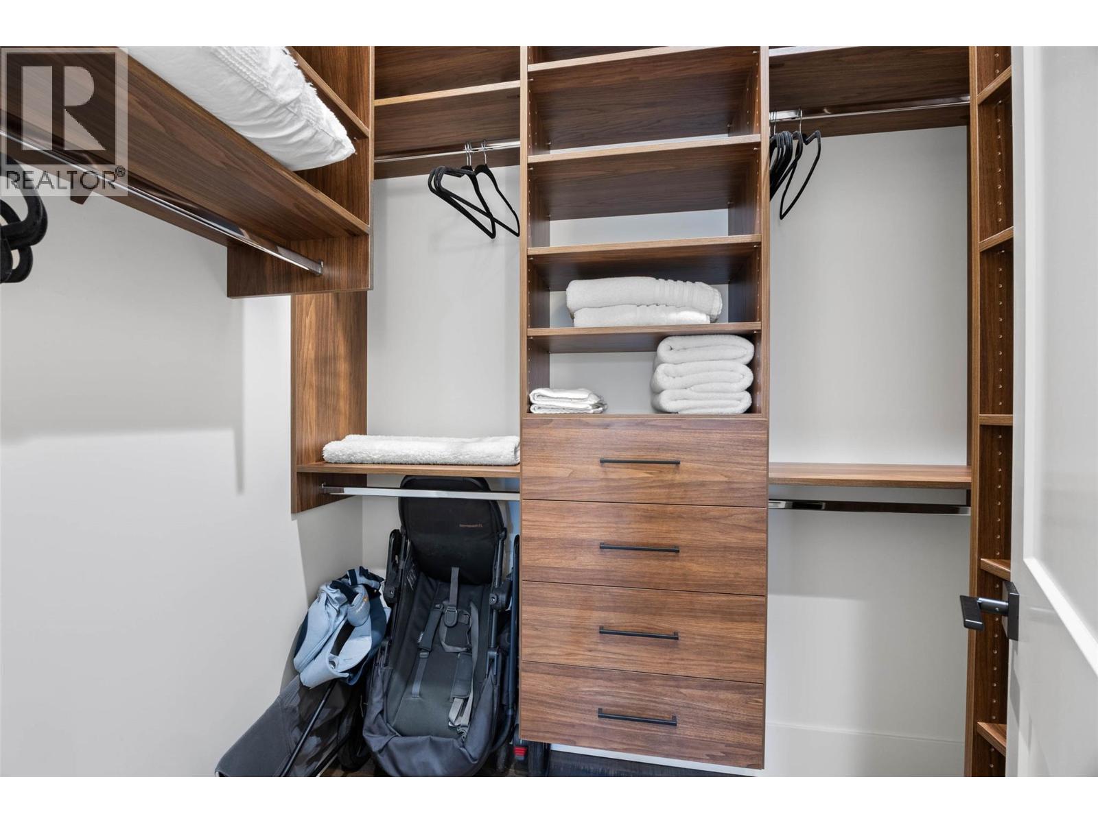 6564 Monck Park Road, Merritt