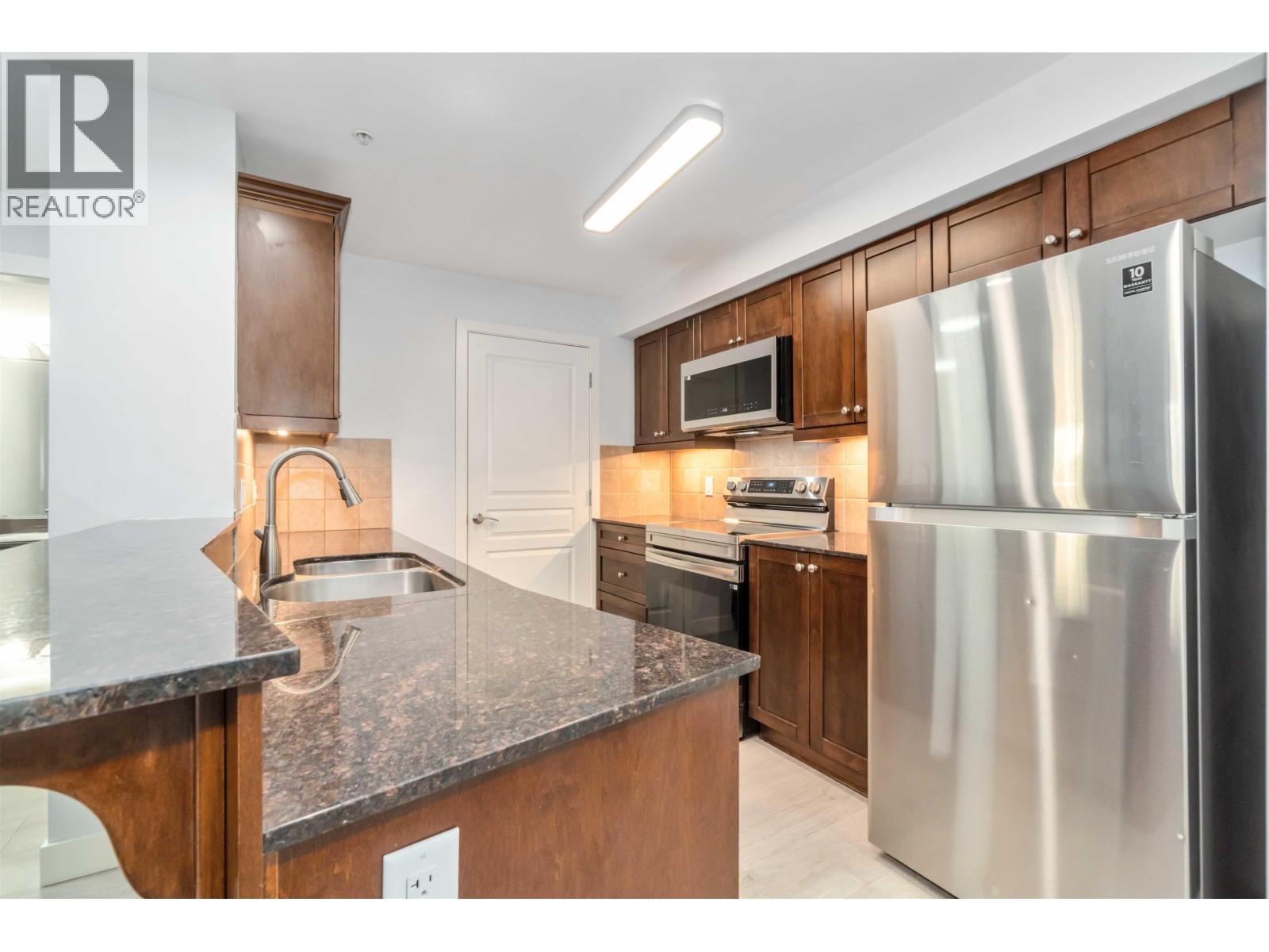 209 1969 WESTMINSTER AVENUE, Port Coquitlam