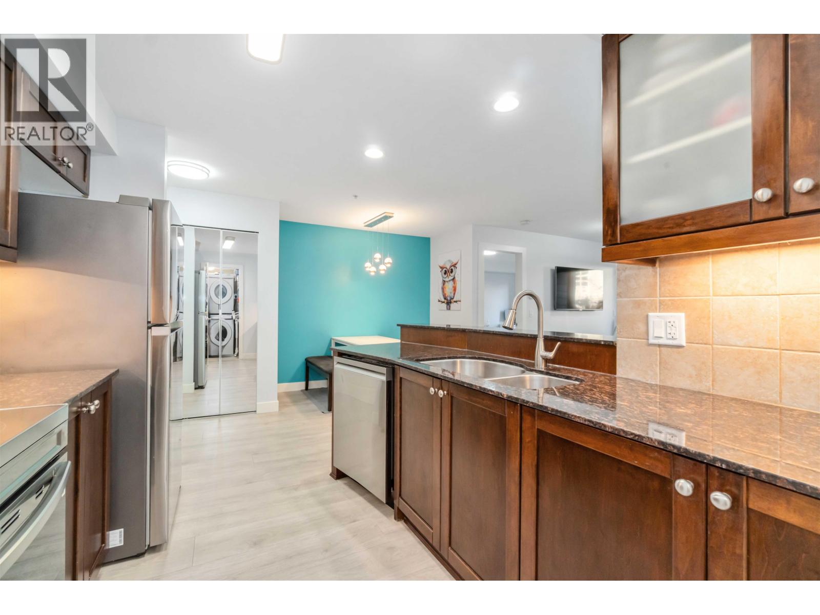 209 1969 WESTMINSTER AVENUE, Port Coquitlam