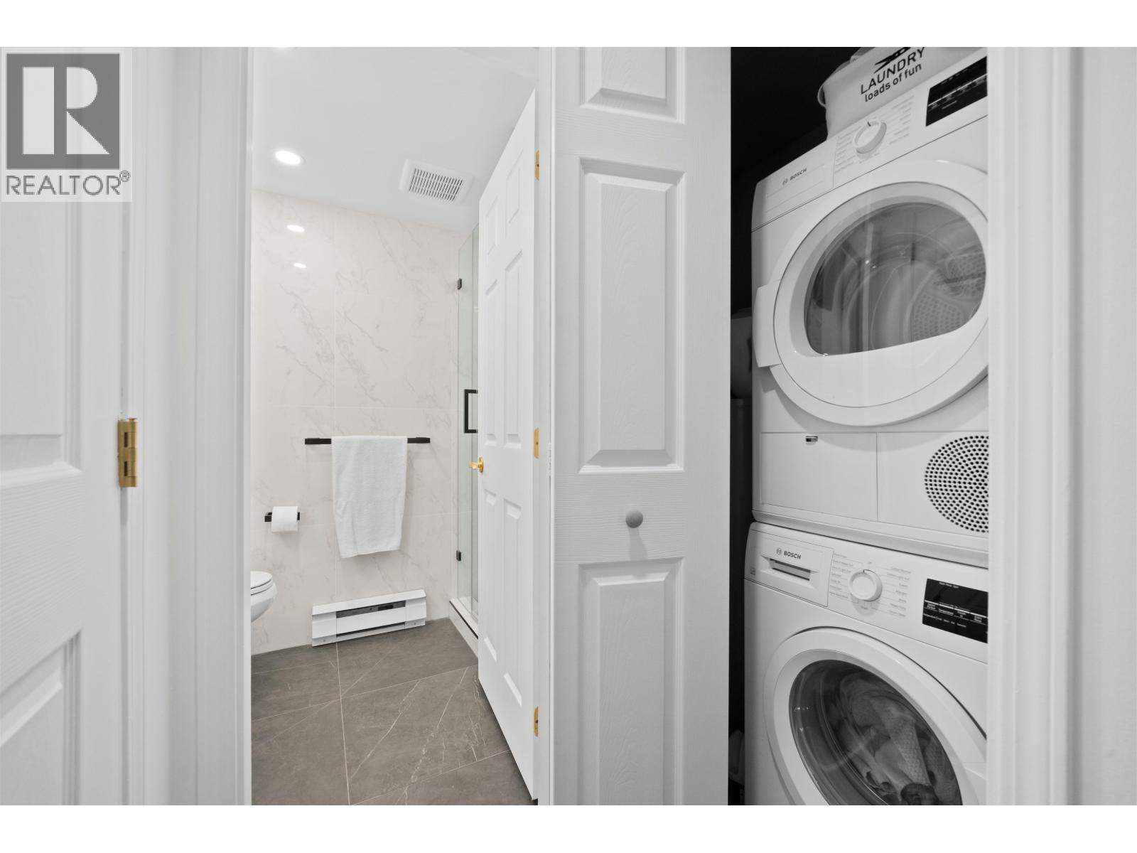 204 1528 BOWSER AVENUE, North Vancouver