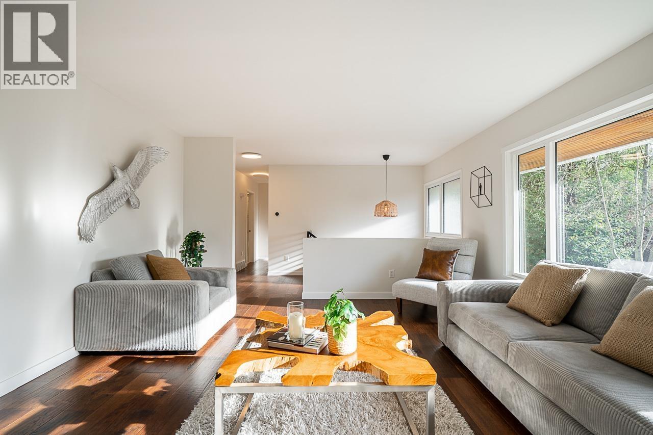 2519 EAST ROAD, Anmore