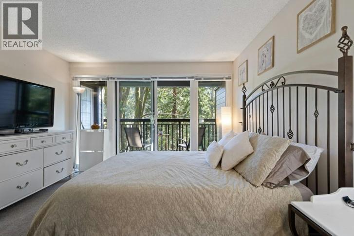 1059 HERITAGE BOULEVARD, North Vancouver